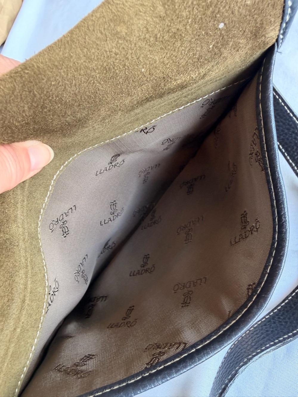 Vintage Lladro Dark Green Suede Purse with Braided Black Leather Detail - Picture 15 of 16